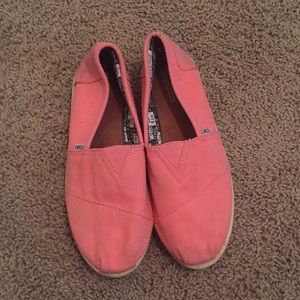 Toms women’s shoes size 5.5